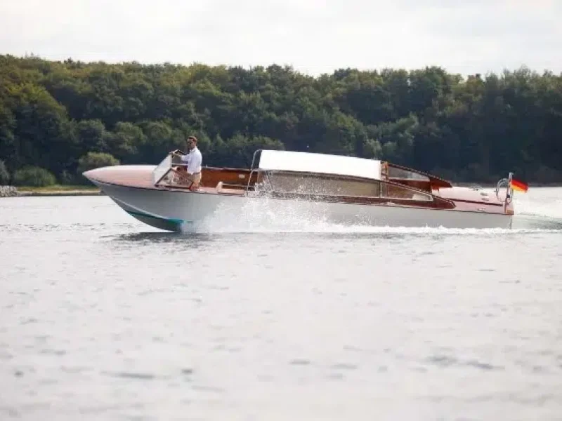 Lanéva-Cantiere-Oscar-Taxi-venitien-