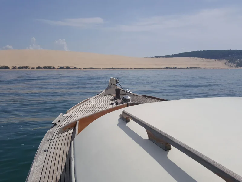 Pinasse-traditionnelle-bois-rétrofit-par-lanéva-electric