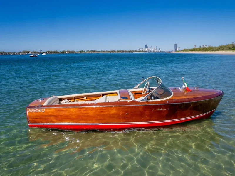vintage-boat-riva-super-florida-1959-electric-retrofit-by-lanéva