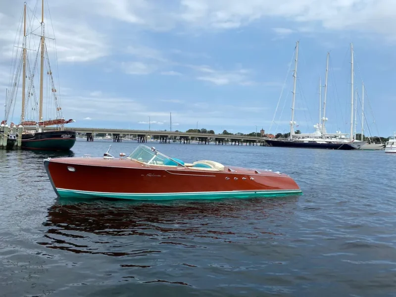 vintage riva tritone retrofitted to electric by lanéva boats - lateral
